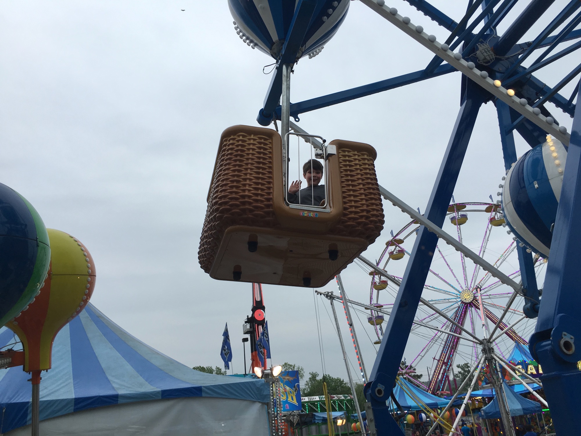 05-11-2016-carnival-2 photo